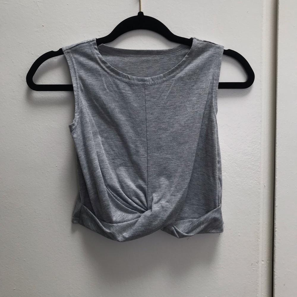 Sleeveless knotted crop top